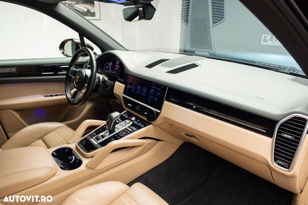Porsche Cayenne - 9