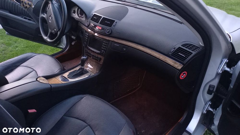Mercedes-Benz Klasa E 320 CDI 7G-TRONIC Avantgarde DPF - 23