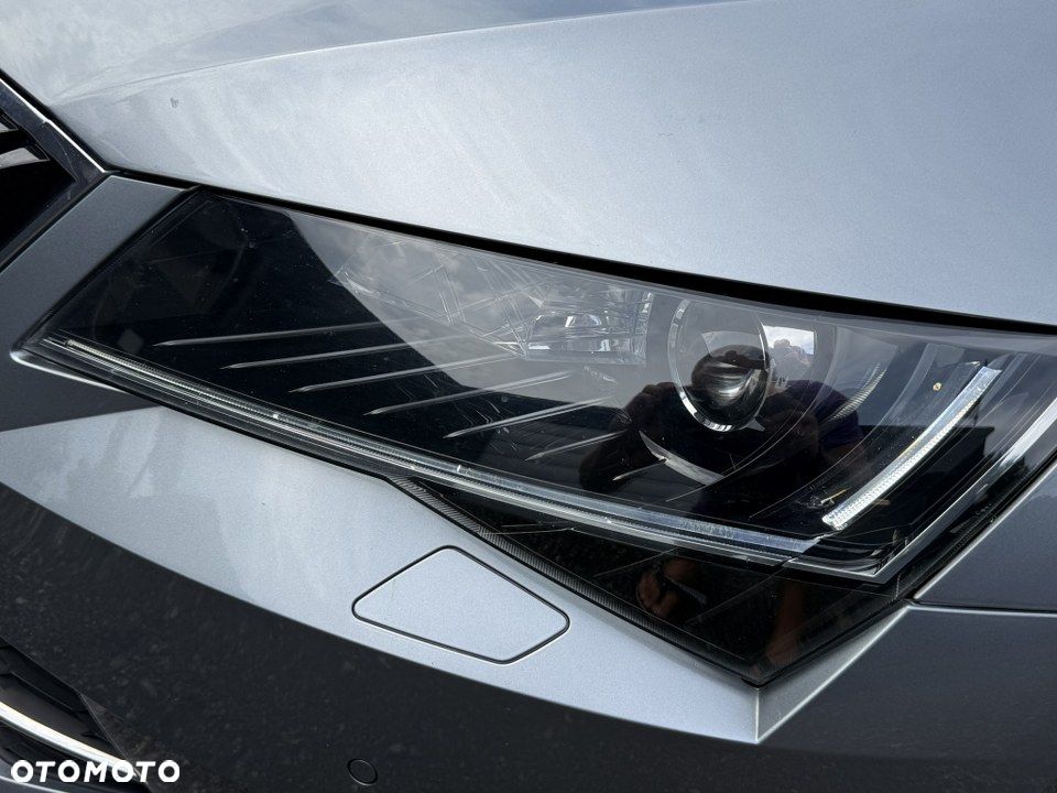 Skoda Superb 2.0 TSI L&K DSG - 9