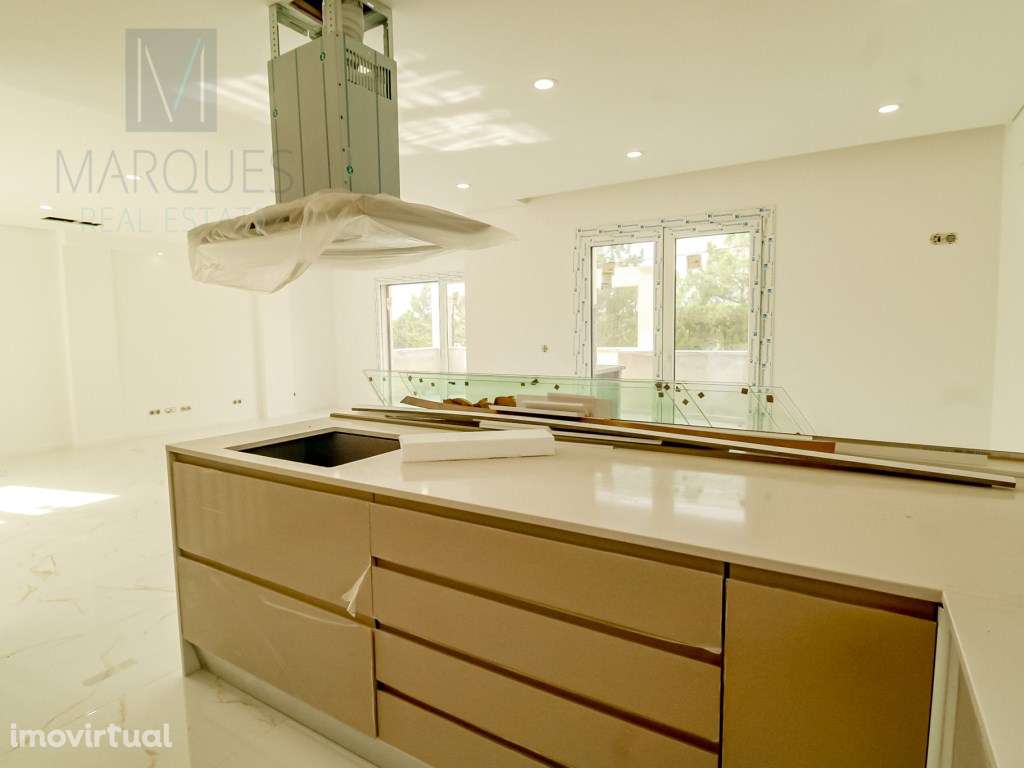 Moradia T4 Isolada com 4 Suites, Jardim e Piscina no Pinhal do Gene... - Grande imagem: 3/33