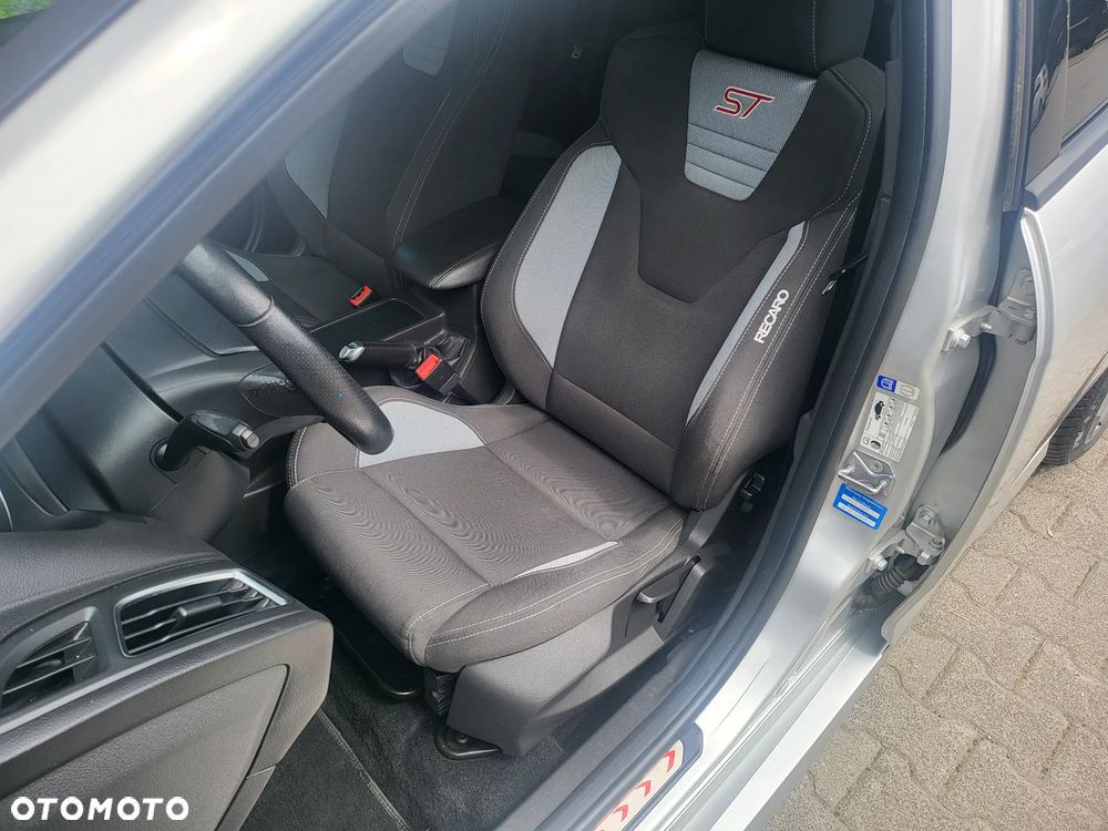 Ford Focus 2.0 TDCi ST-2 - 18