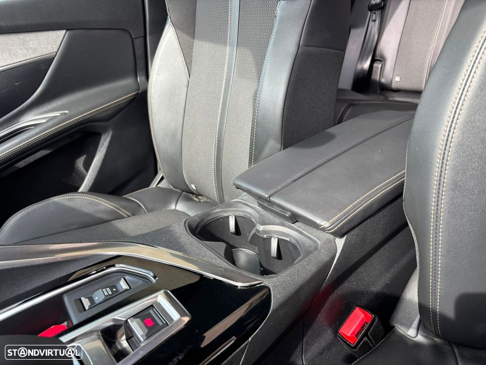 Peugeot 3008 1.6 Hybrid GT e-EAT8 - 28