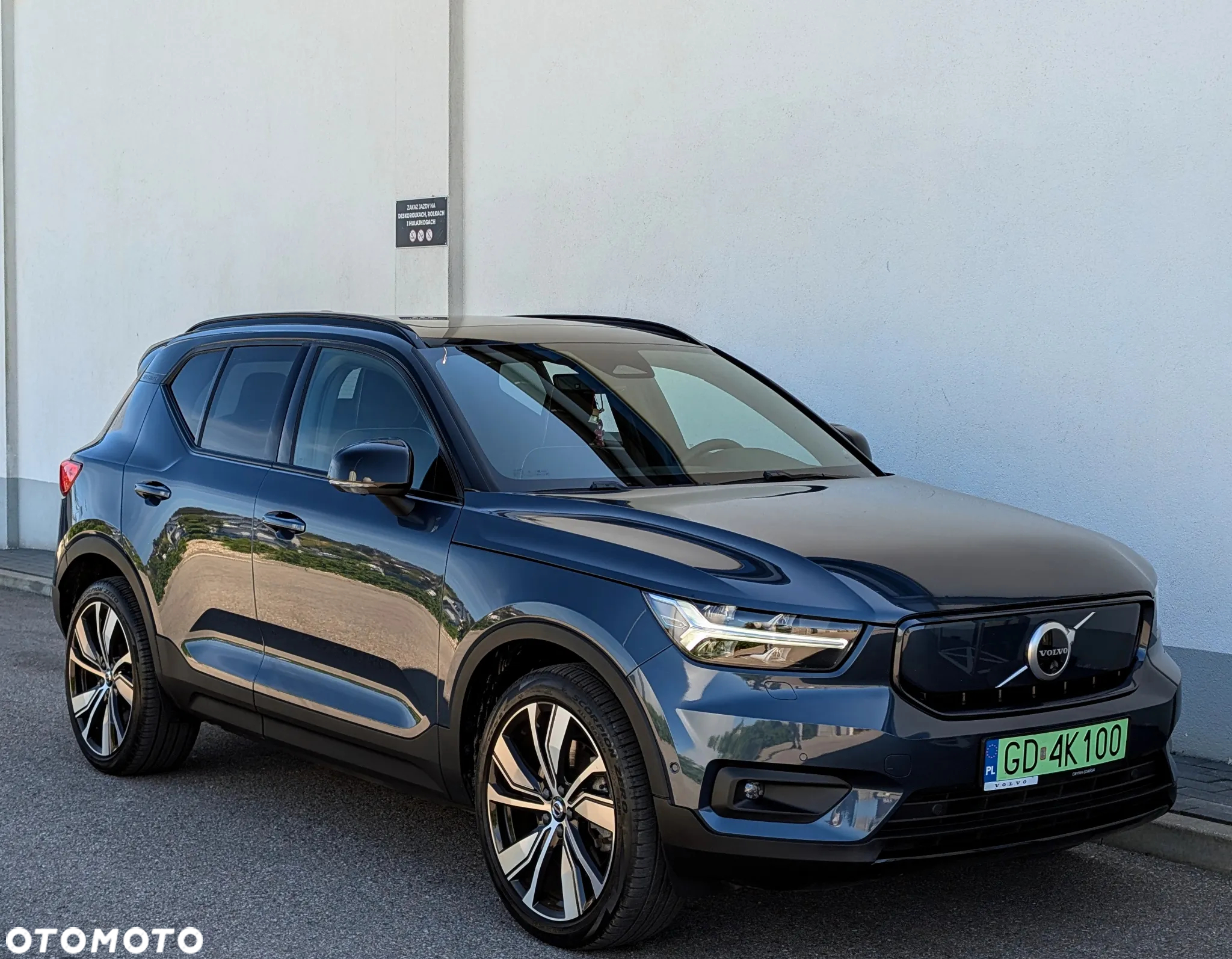 Volvo XC 40 82kWh P8 Recharge AWD Pro - 2