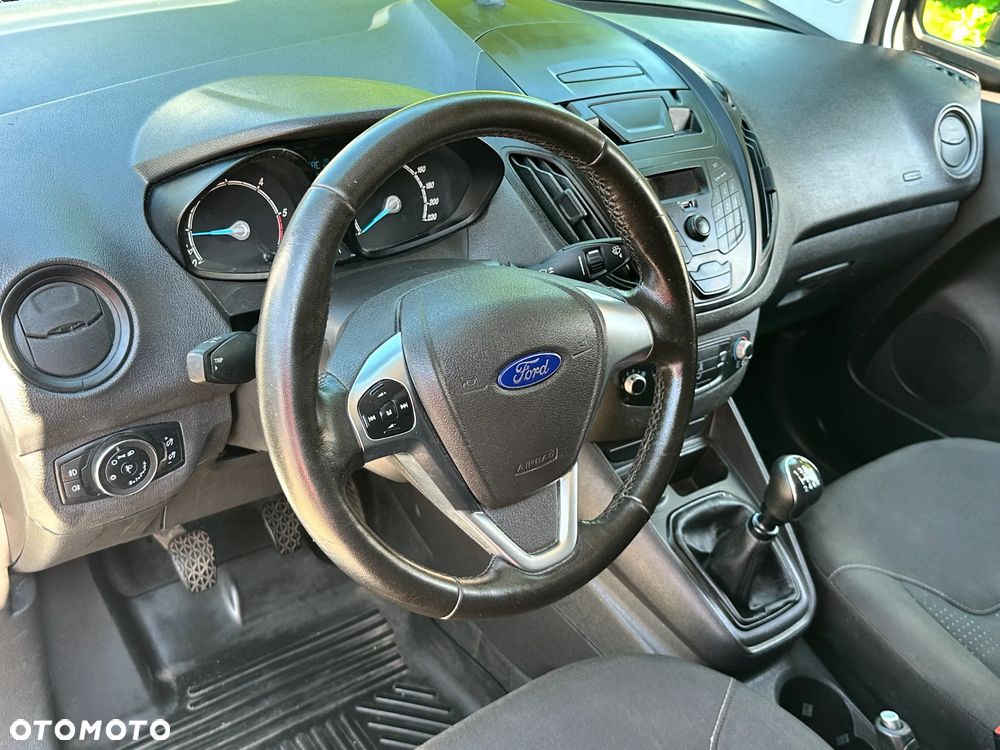 Ford Transit Courier - 3