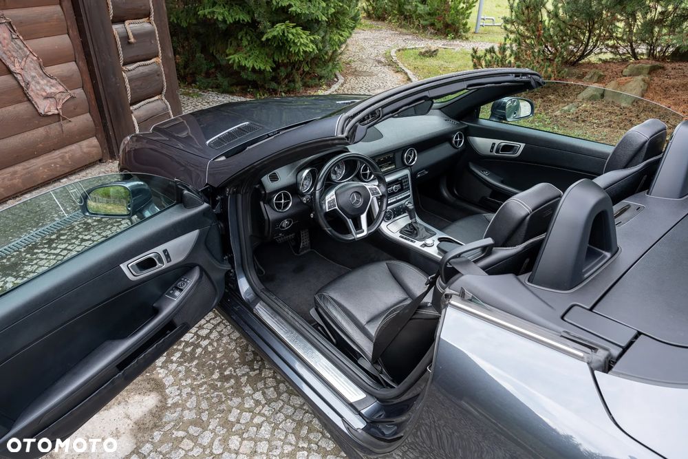 Mercedes-Benz SLK 200 (BlueEFFICIENCY) 7G-TRONIC - 21