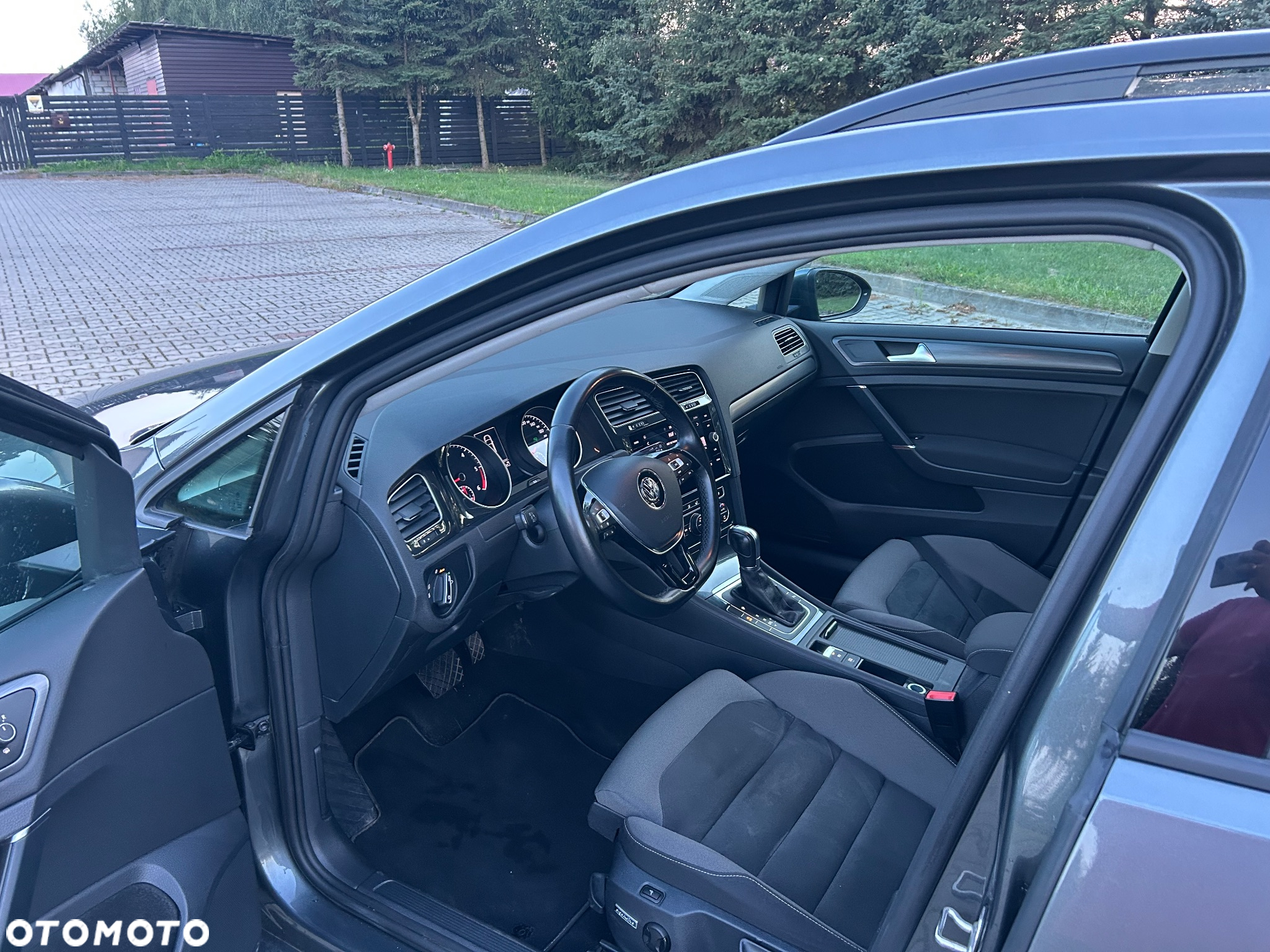 Volkswagen Golf 2.0 BlueTDI DSG Highline - 25