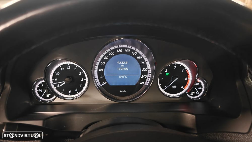 Mercedes-Benz E 250 CDi Avantgarde BlueEfficiency - 30