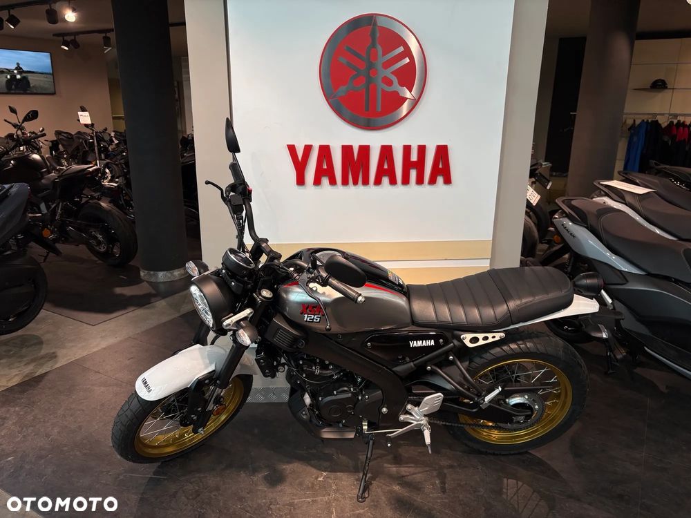 Yamaha XSR - 4