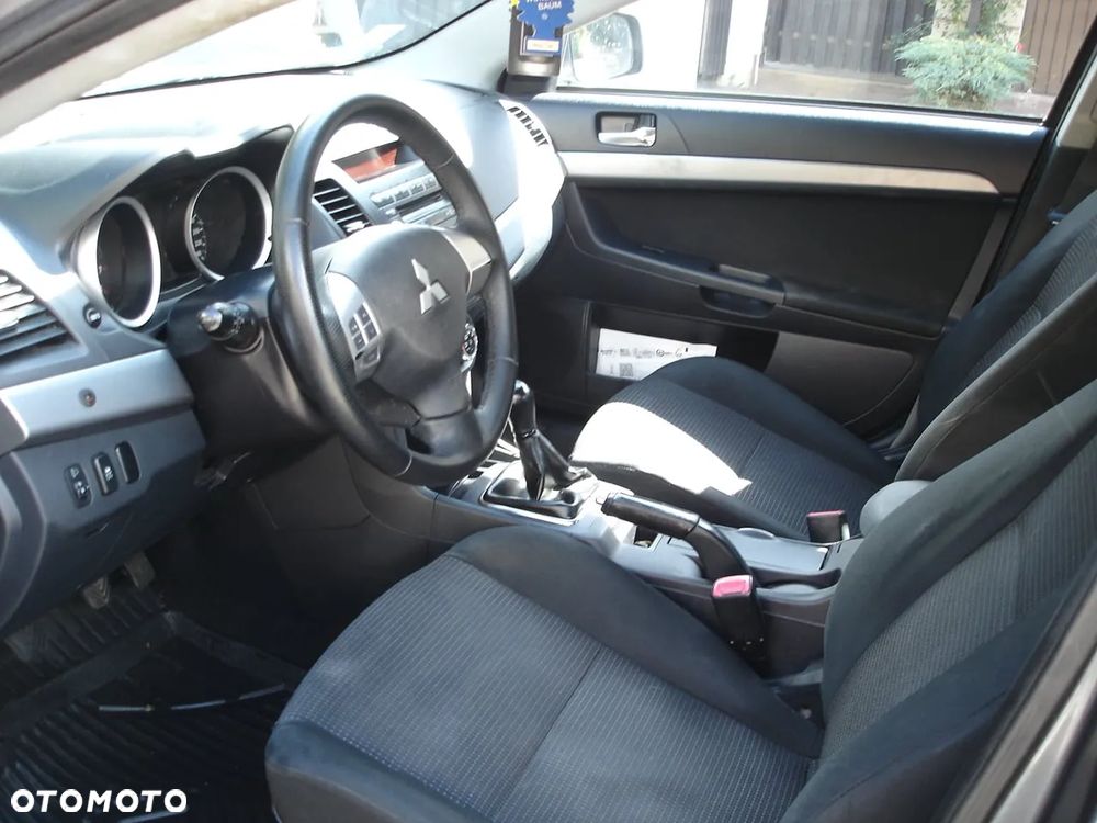 Mitsubishi Lancer 1.6 Invite - 15
