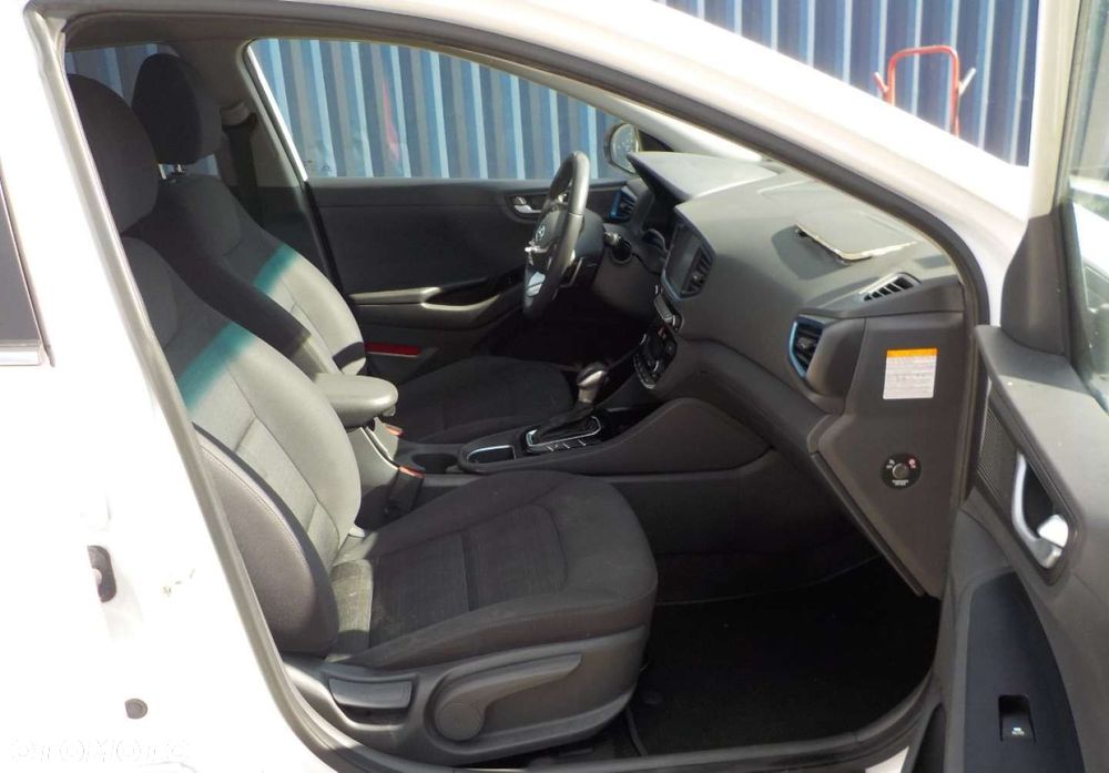 Hyundai IONIQ - 22