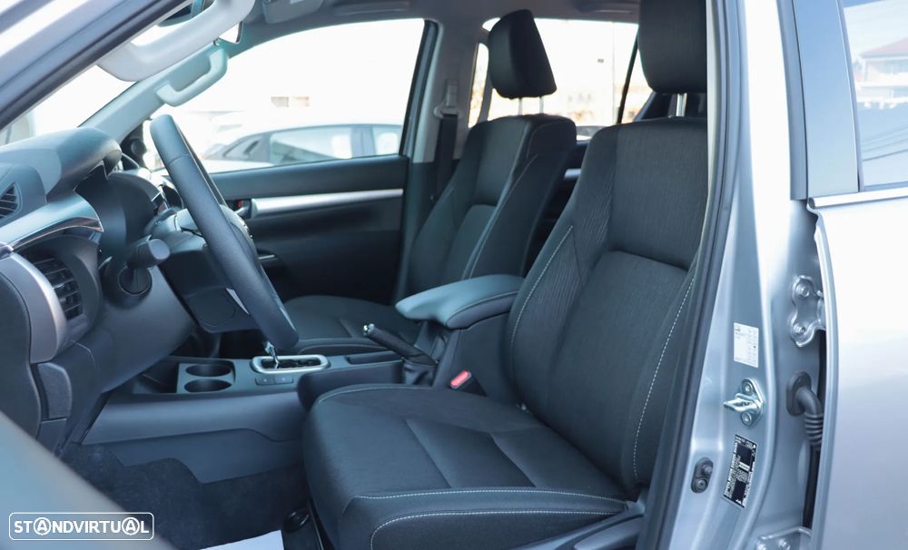 Toyota Hilux 2.4 D-4D 4WD CD CH Aut. - 12