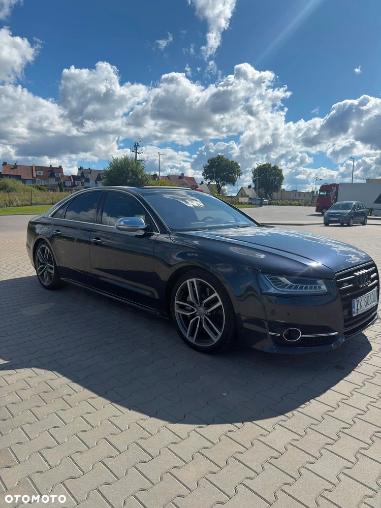 Audi S8 - 6