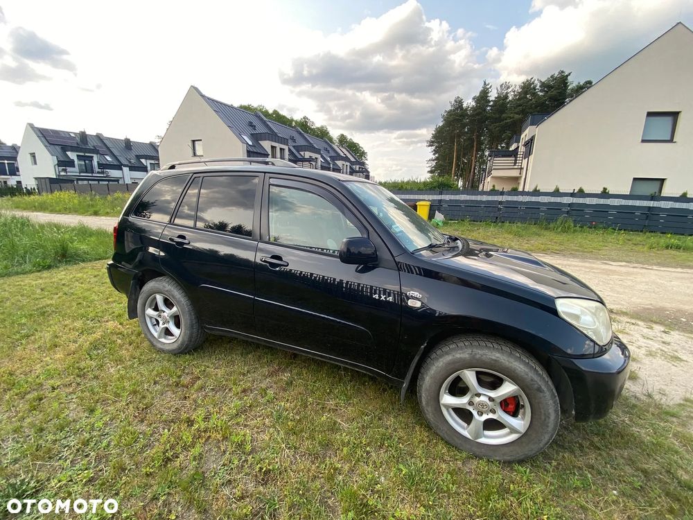 Toyota RAV4 2.0 D-4D 4x4 - 4
