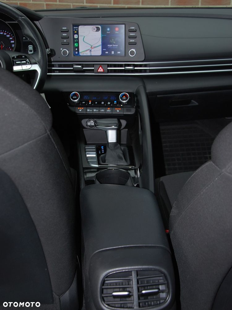 Hyundai Elantra 1.6 Smart CVT - 37