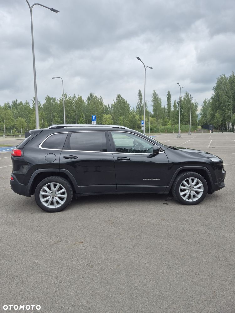 Jeep Cherokee - 8