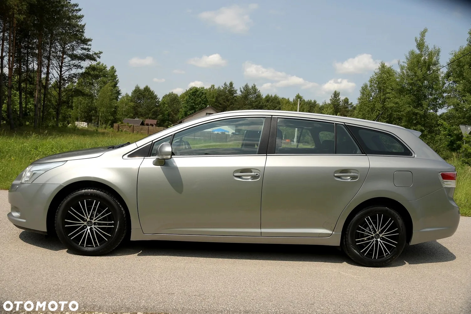 Toyota Avensis - 4