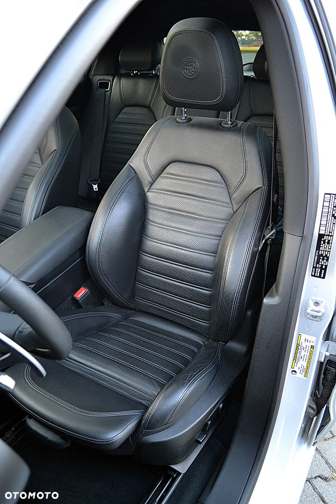Alfa Romeo Stelvio 2.0 Turbo TI Q4 - 11