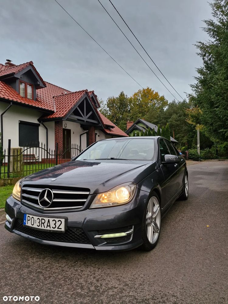 Mercedes-Benz Klasa C 250 CGI BlueEff Elegance - 1