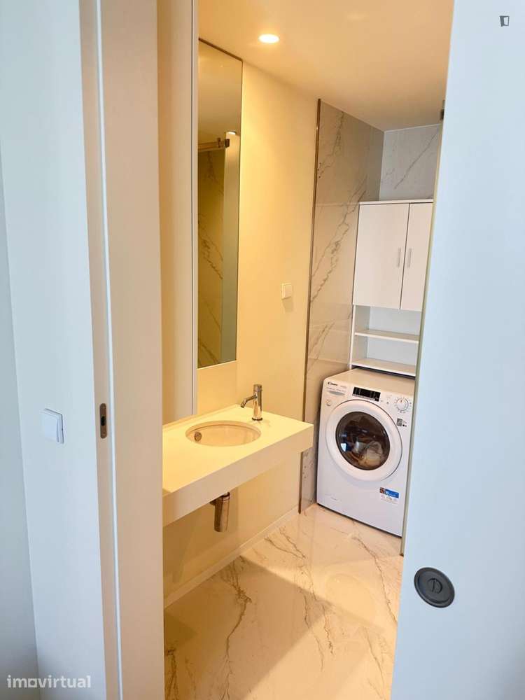 Quarto - localizado em Paranhos Porto - Grande imagem: 4/8