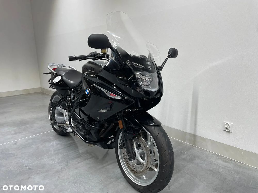 BMW F - 16