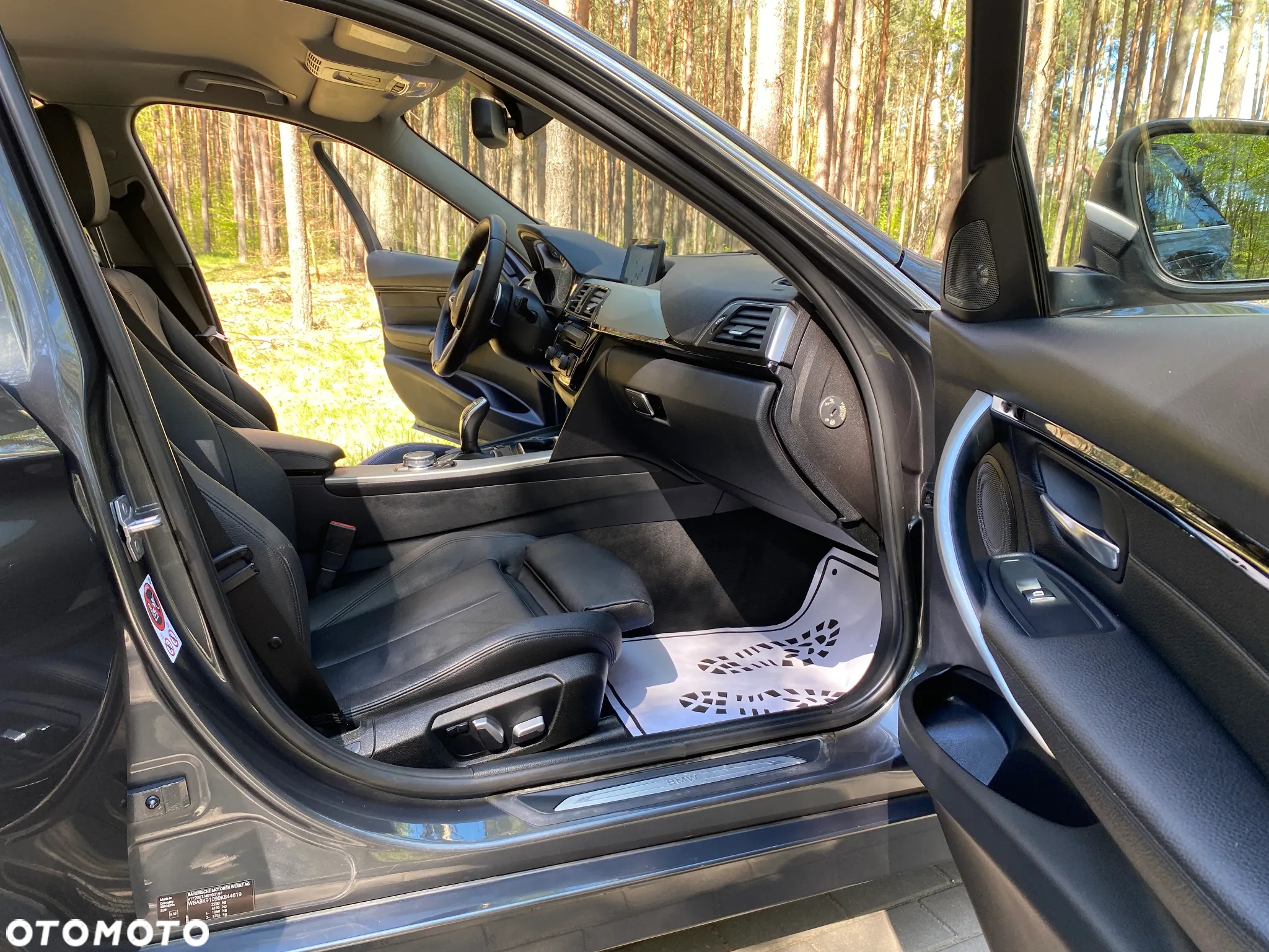 BMW Seria 3 330d xDrive Luxury Line - 29