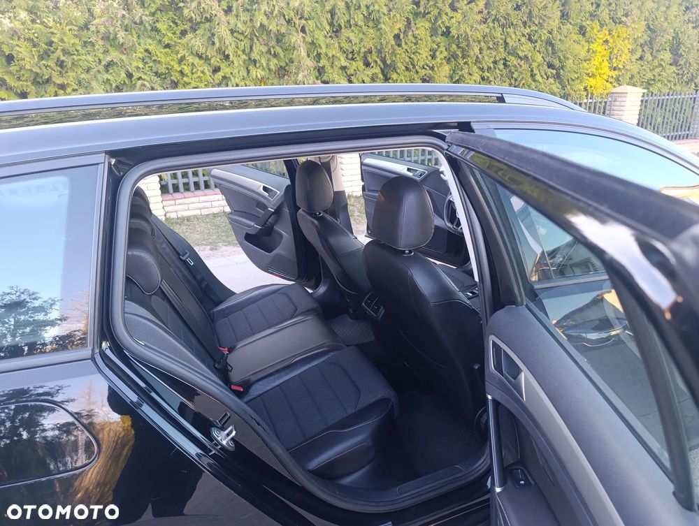 Volkswagen Golf 1.6 TDI BlueMotion Technology Comfortline - 22