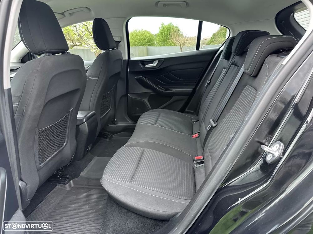 Ford Focus 1.0 EcoBoost S&S TITANIUM - 44