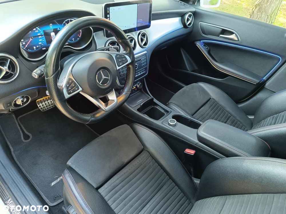 Mercedes-Benz CLA 200 7G-DCT AMG Line - 9