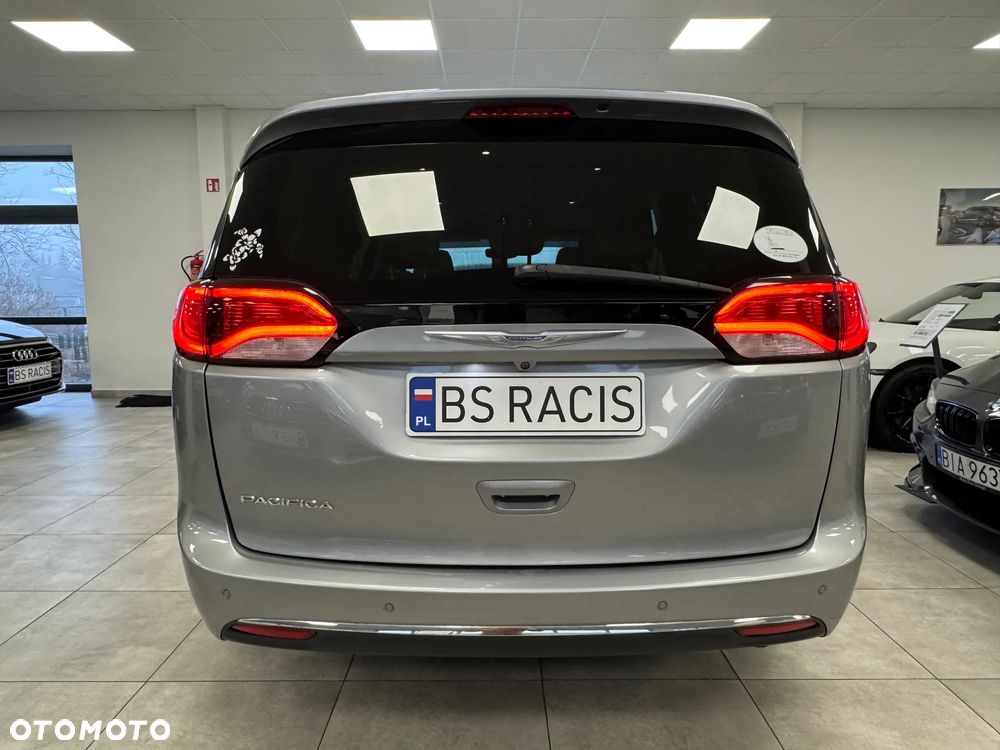 Chrysler Pacifica - 31
