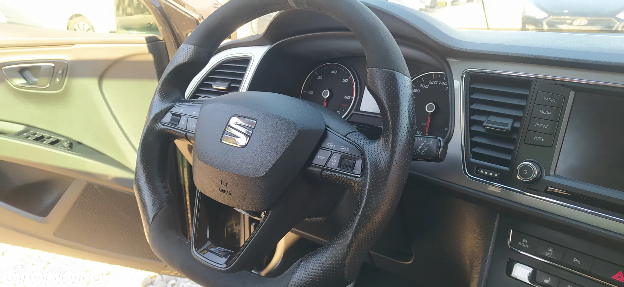 Seat Leon 2.0 TDI DPF Start&Stop DSG FR - 28