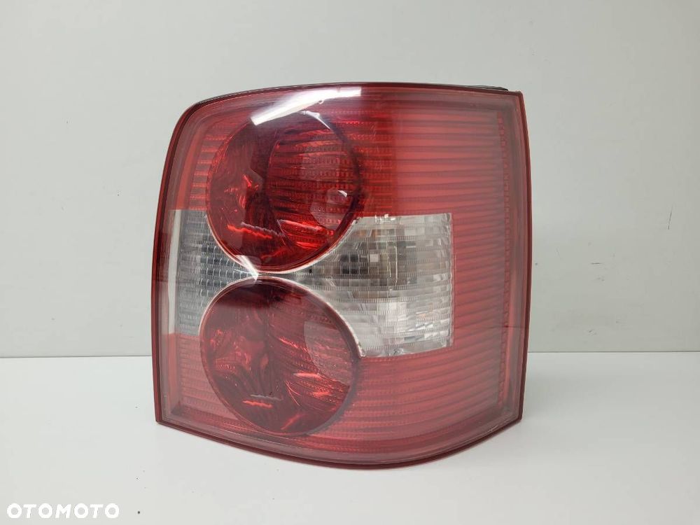 LAMPA TYŁ PRAWA VW PASSAT B5 KOMBI LIFT EUROPA 2004 - 1