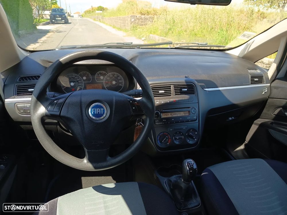 Fiat Grande Punto - 10