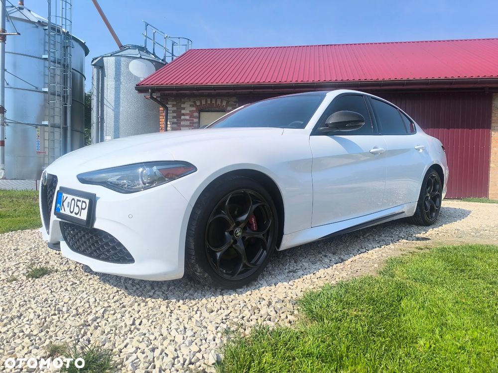 Alfa Romeo Giulia 2.0 Turbo 16V AT8-Q4 Ti - 10