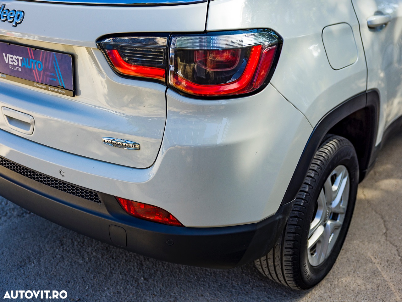 Jeep Compass 2.0 M-Jet 4x4 AT Longitude - 29