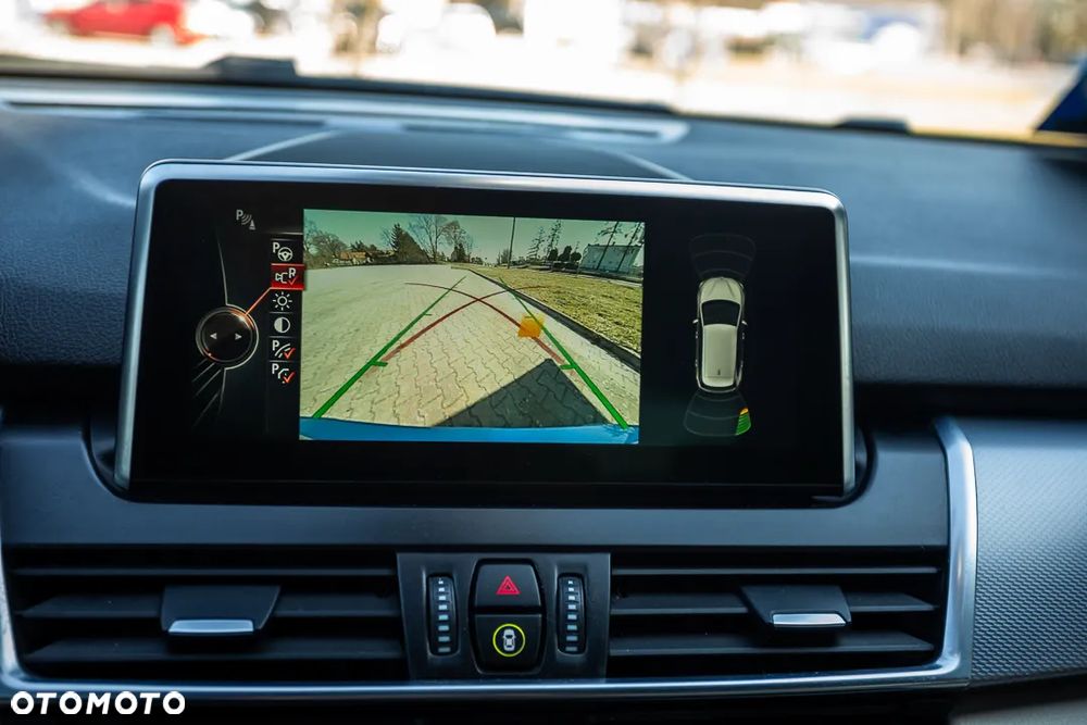 BMW Seria 2 218d M Sport - 34