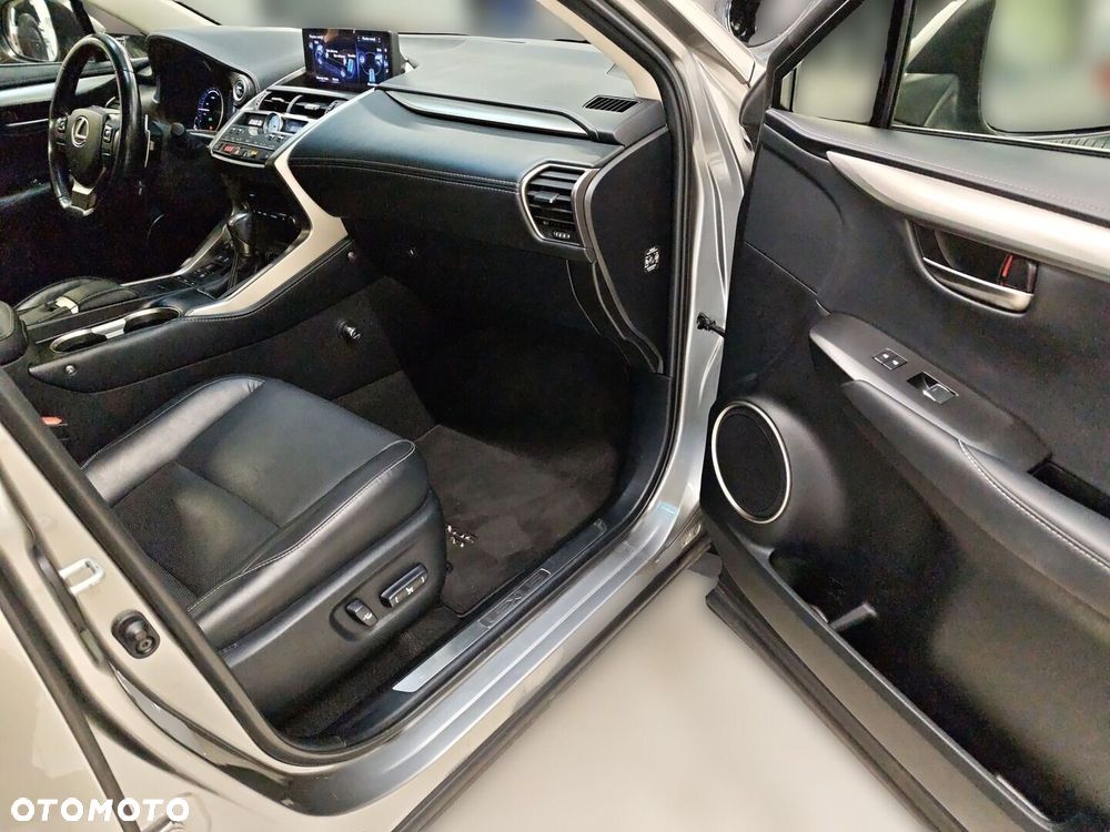 Lexus NX 300h Comfort AWD - 17