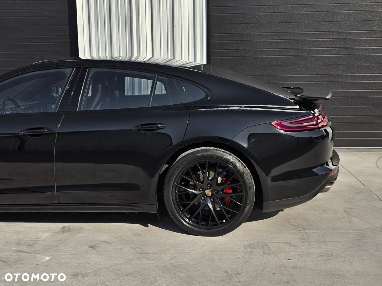 Porsche Panamera 4S - 23