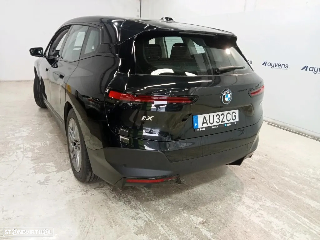 BMW iX xDrive 40 - 2
