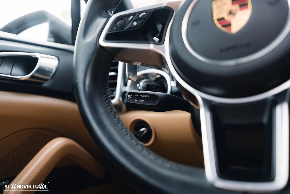 Porsche Cayenne - 35