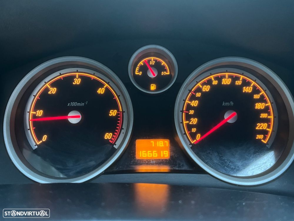 Opel Astra GTC 1.3 CDTI - 3