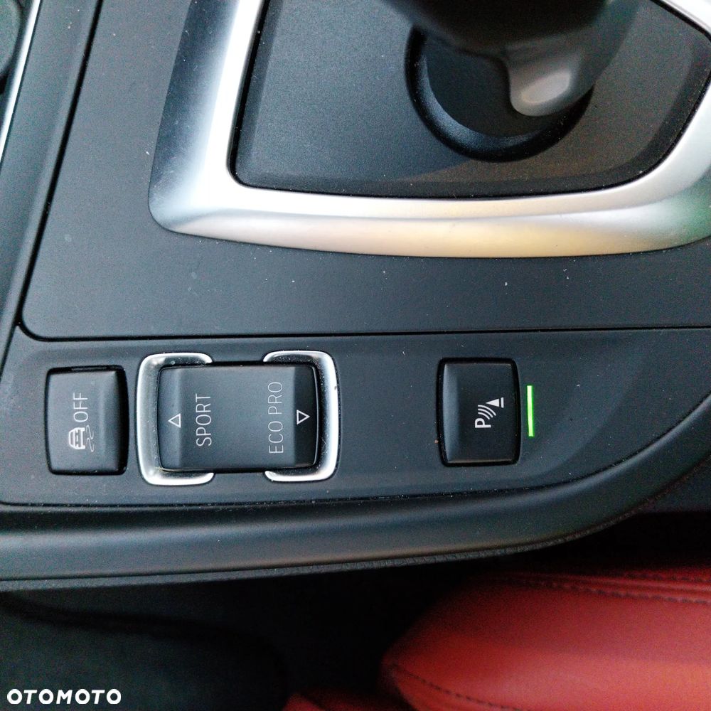BMW Seria 3 330i xDrive M Sport - 19