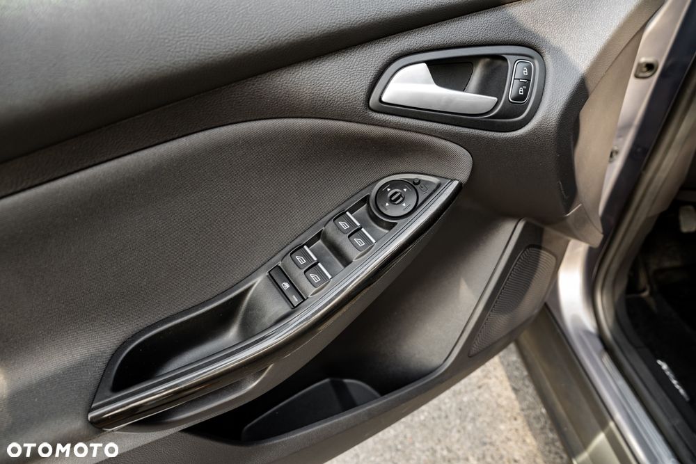 Ford Focus 1.0 EcoBoost Trend - 19