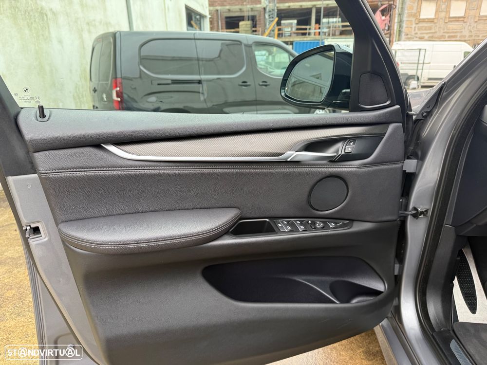 BMW X5 25 d xDrive Pack M 50 anos - 26