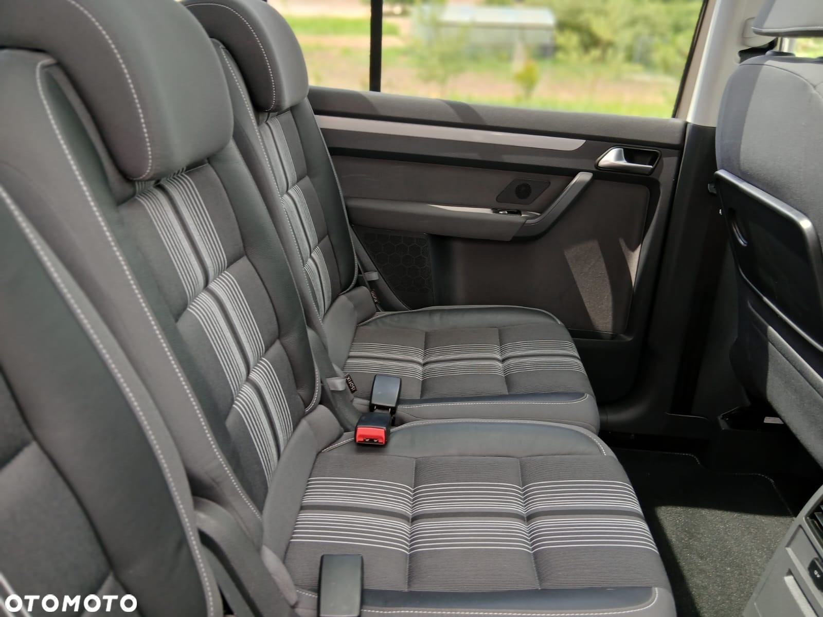 Volkswagen Touran 2.0 TDI DPF MATCH - 15