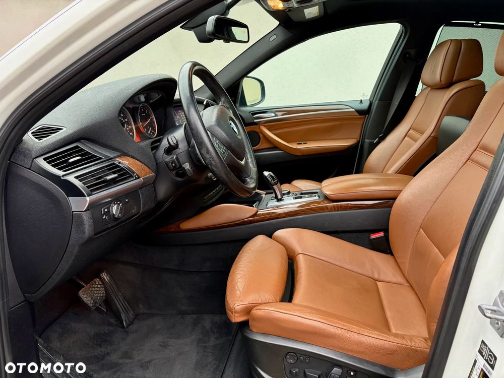 BMW X6 xDrive35i - 13