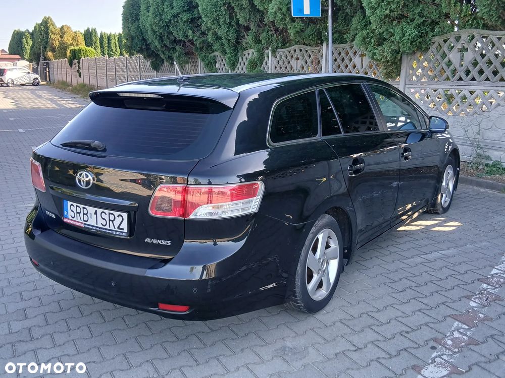 Toyota Avensis - 14