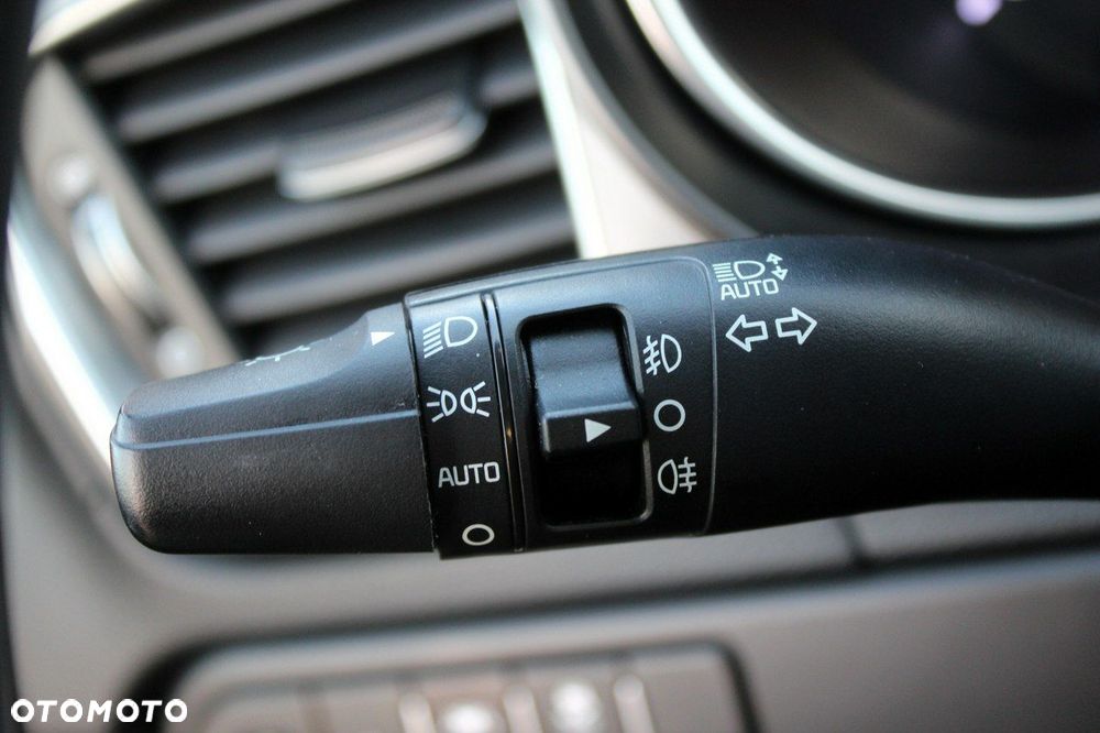 Kia Ceed 1.6 CRDi mHEV M - 20