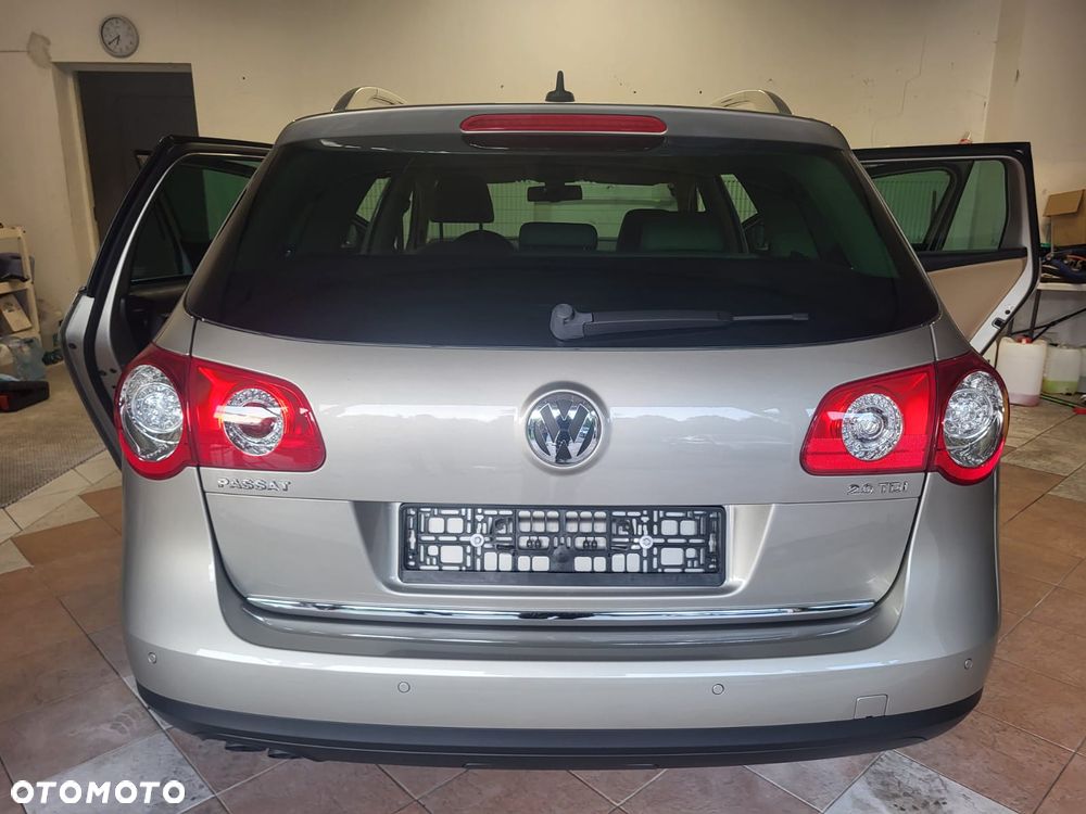 Volkswagen Passat Variant 2.0 TDI DSG Highline - 29