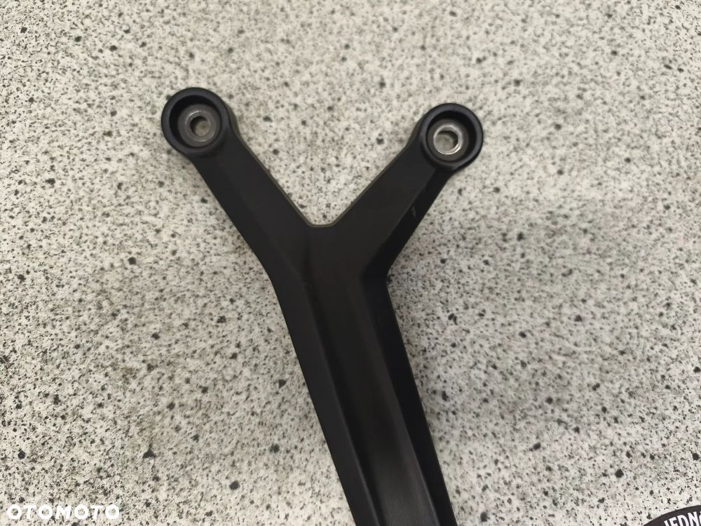 Set lewy tył, podnóżek pasażera Triumph Trident 660 2022 - 2