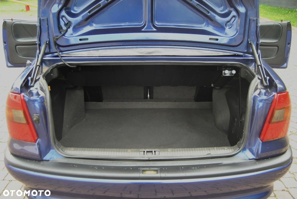Opel Astra 1.8 Bertone - 17